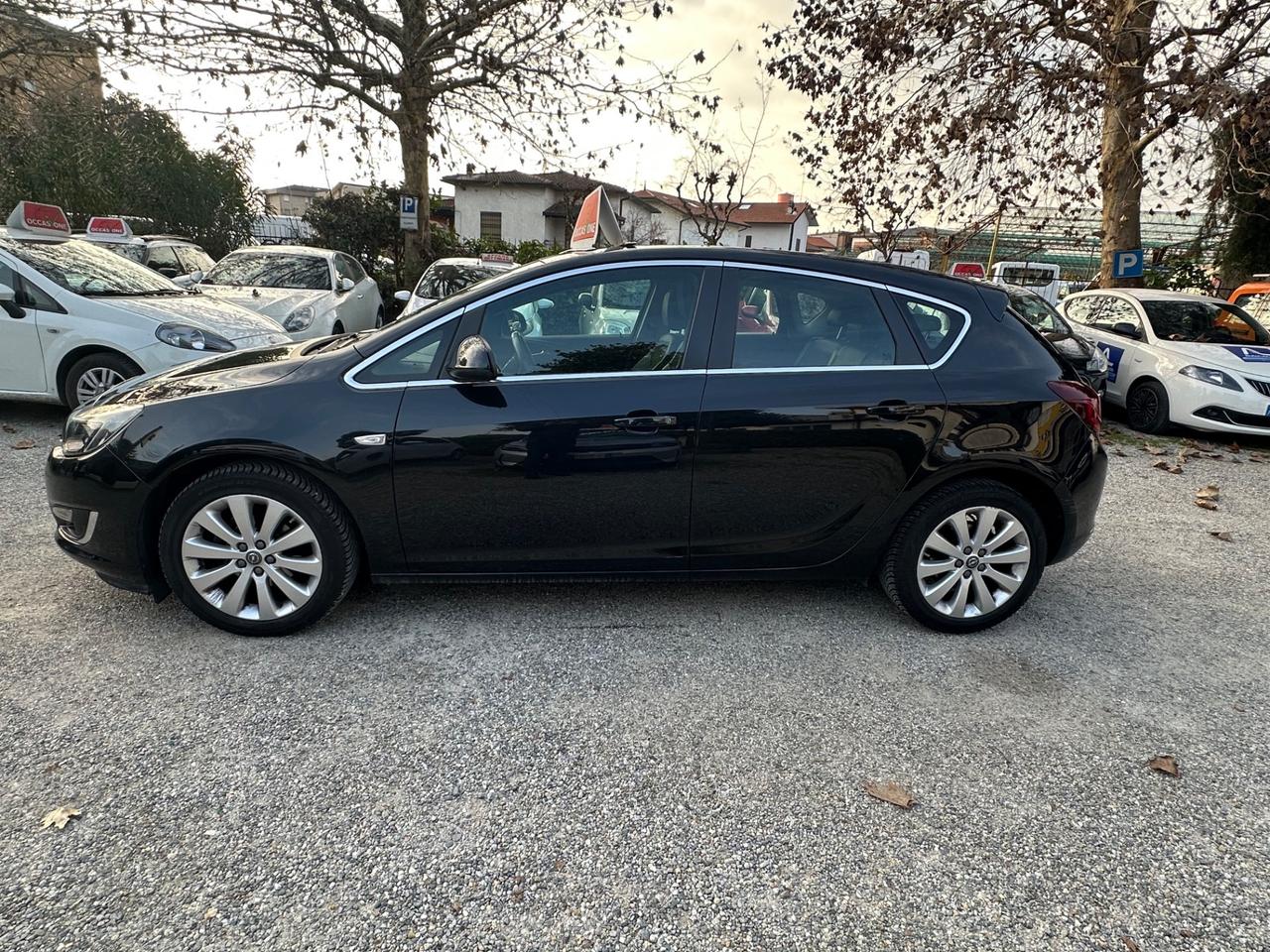 Opel Astra 1.4 100CV 5 porte Cosmo