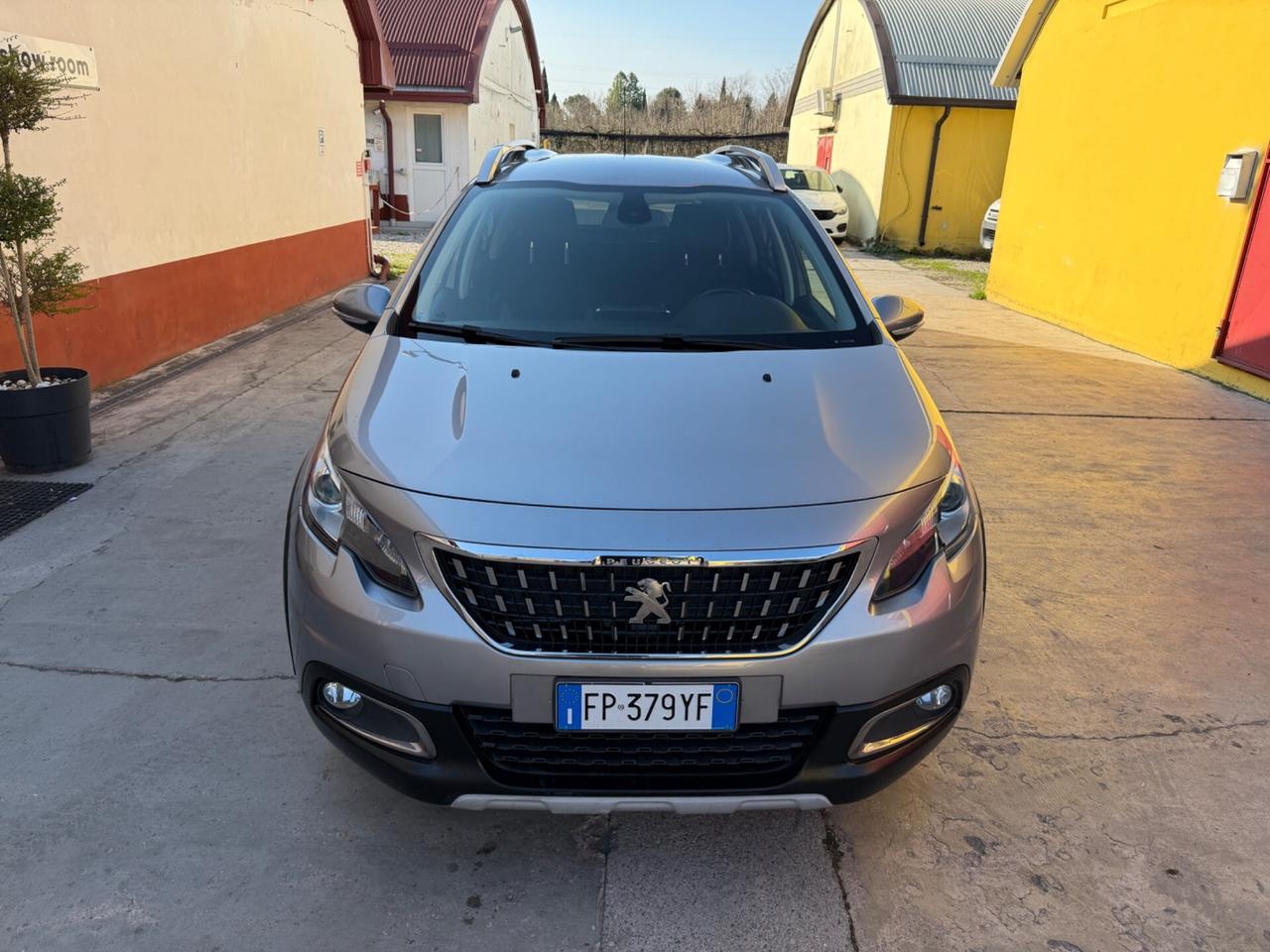 Peugeot 2008 PureTech Navigatore Pelle Xenon