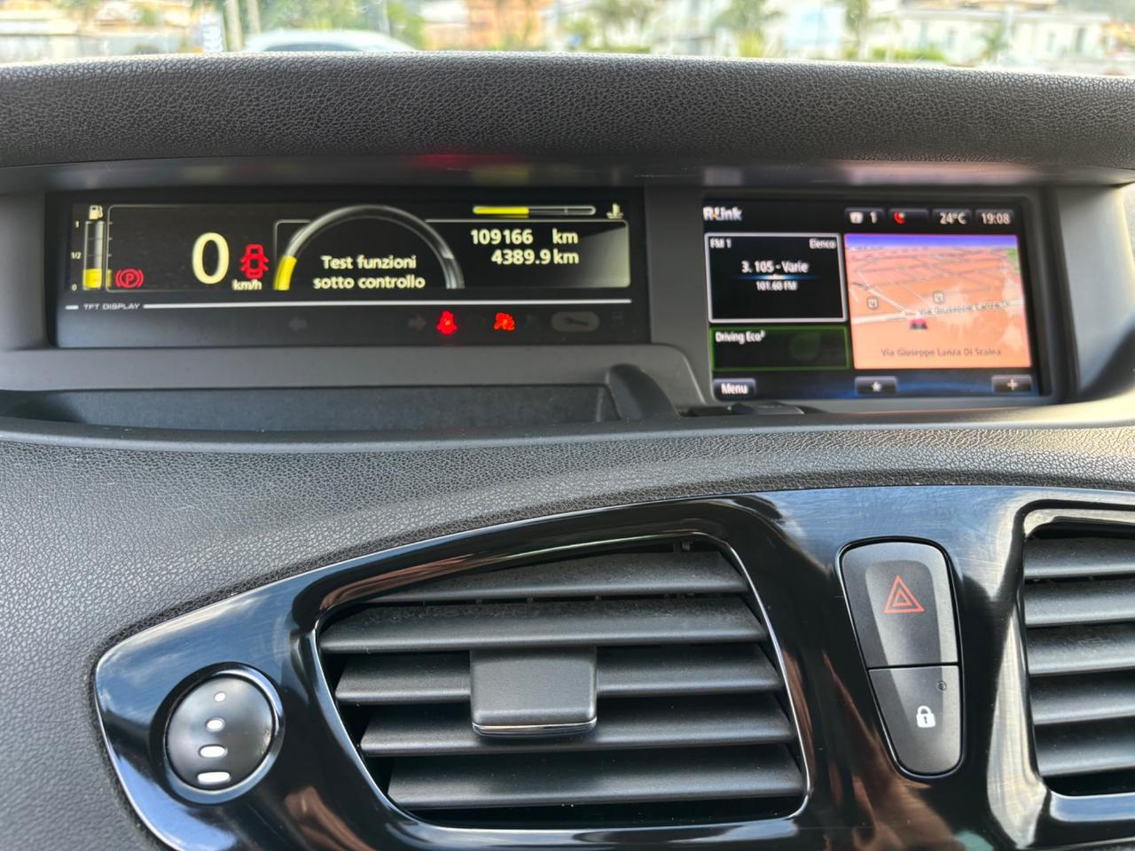 Renault Scenic Scénic XMod dCi 110 CV EDC Bose
