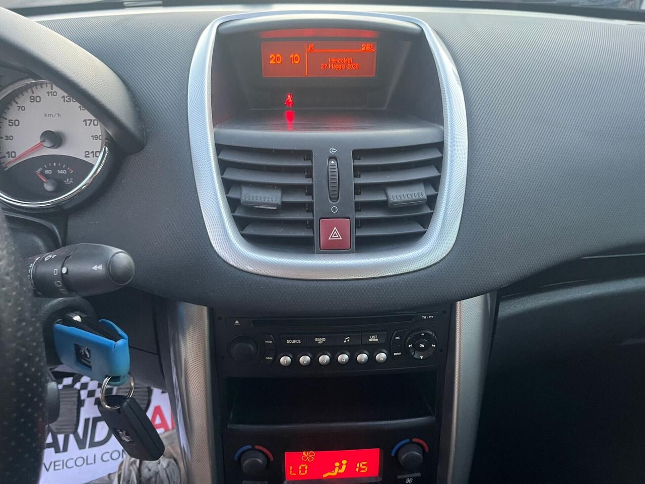 Peugeot 207 1.4 8V X Line - 2009