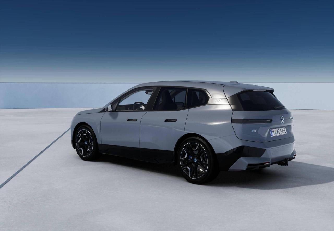 BMW iX xDrive50 Pacchetto Sportivo