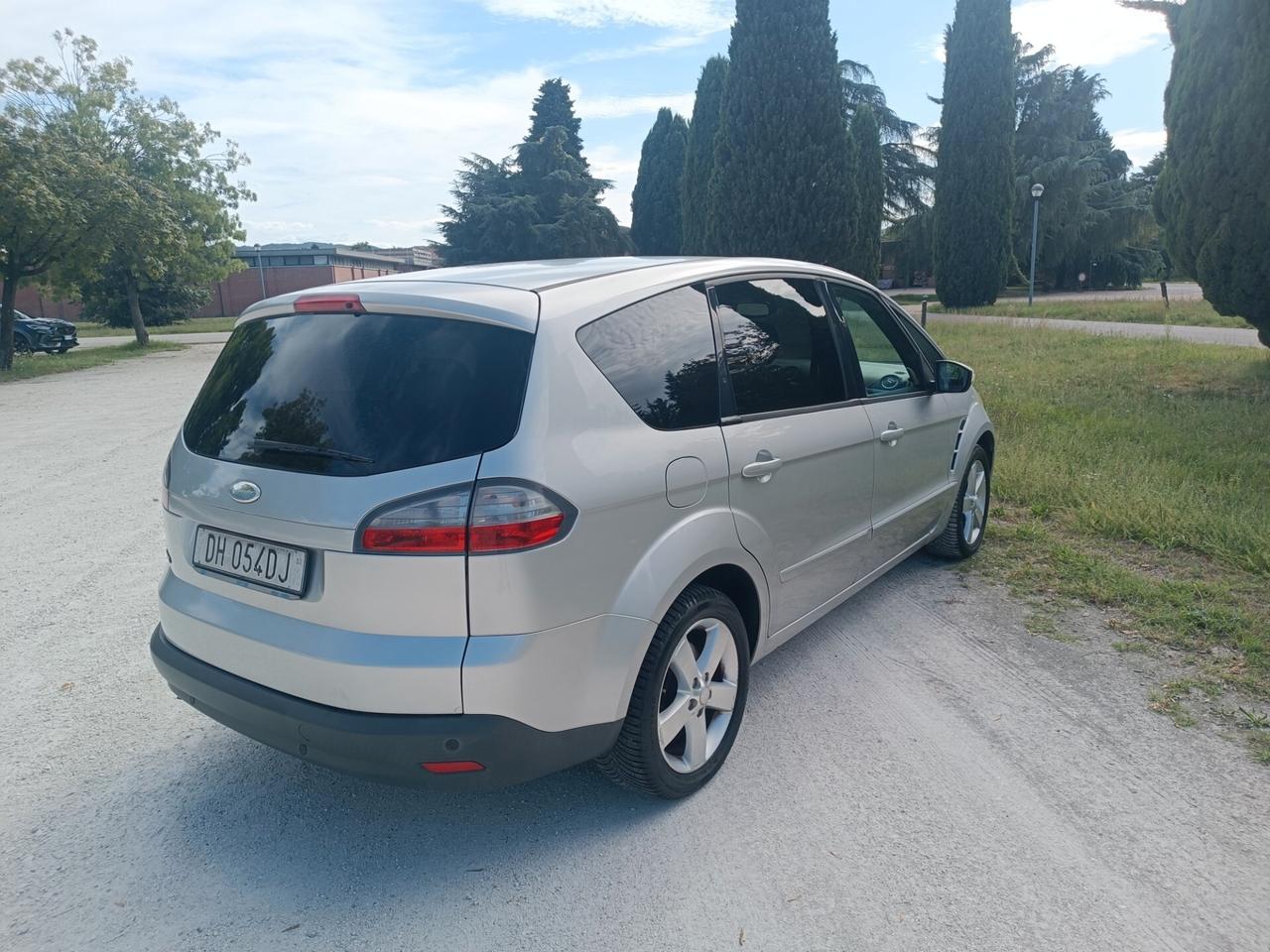 Ford S-Max 2.0 145CV Titanium pochi km