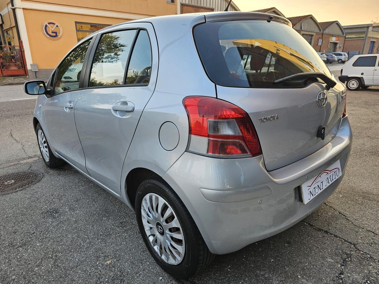 Toyota Yaris 1.0 69cv 5 Porte Sol*Pdc*Neopatentati*