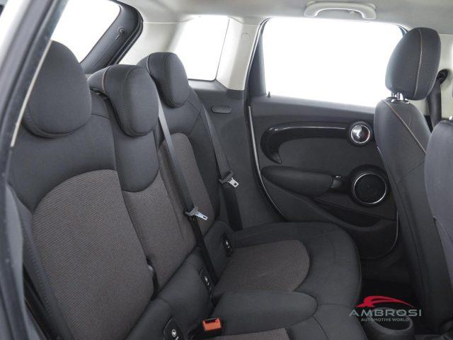 MINI Cooper D 5 porte 1.5 Hype Auto