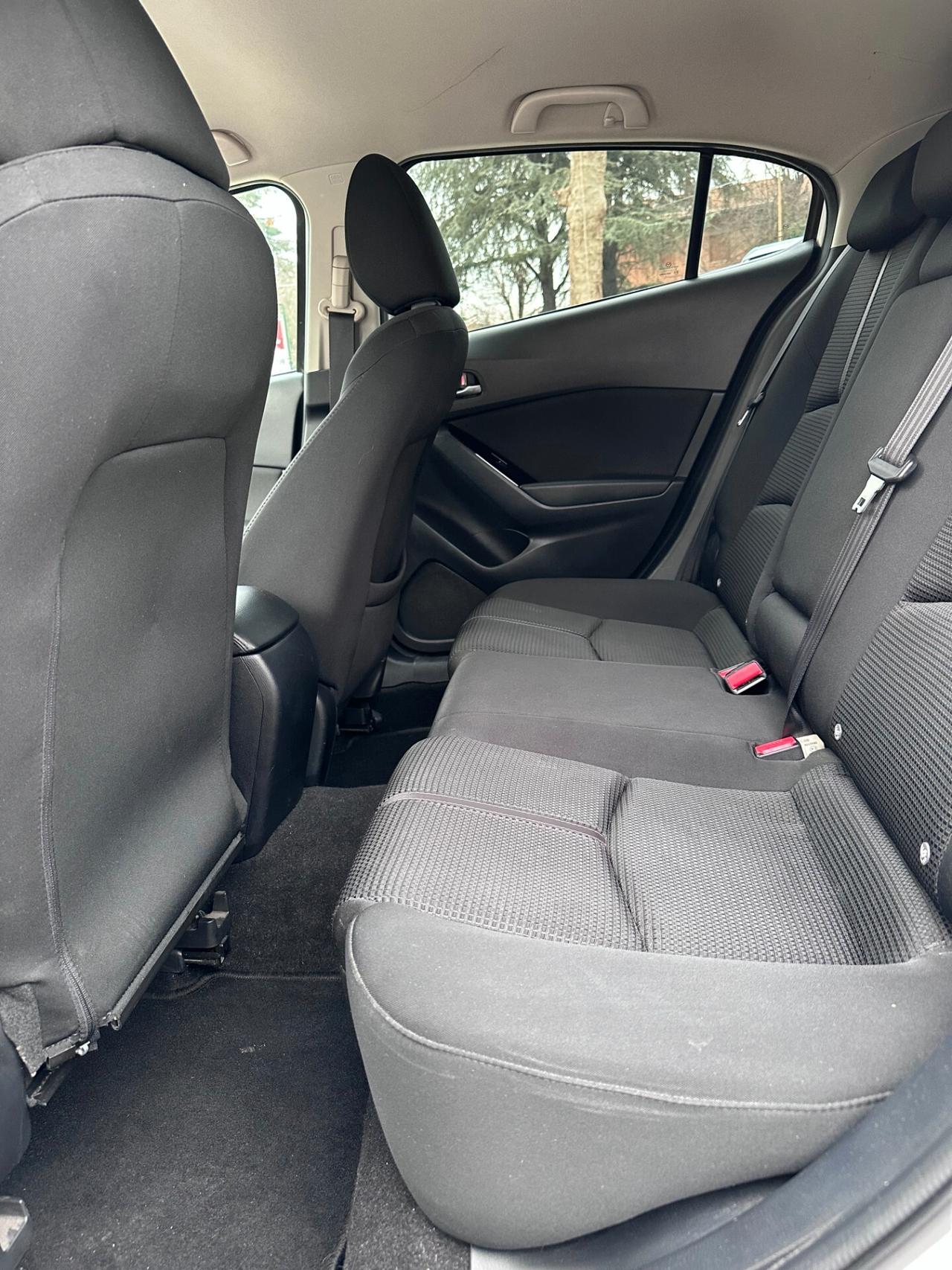 Mazda3 1.5 Skyactiv-D Exceed