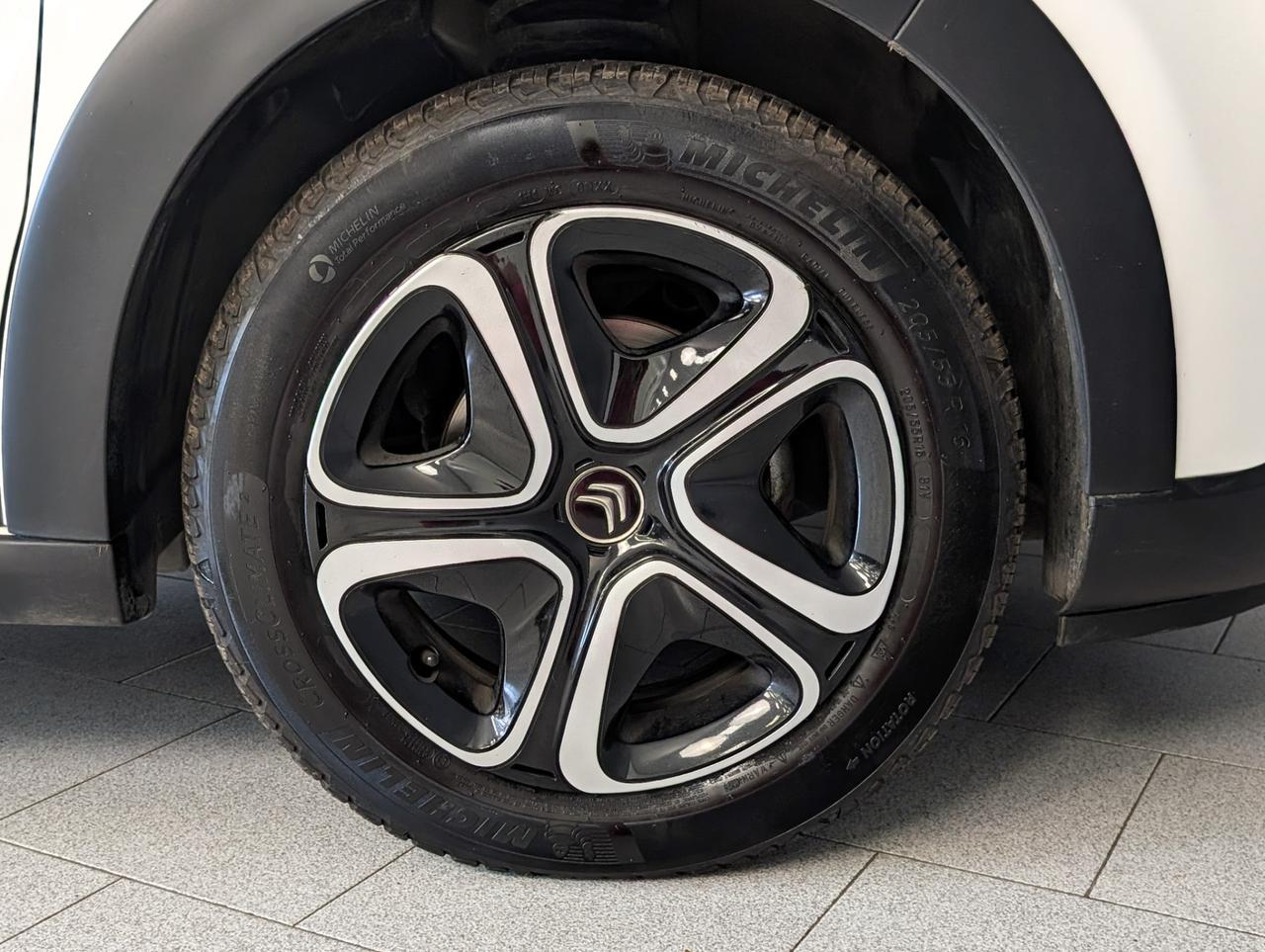 Citroen C3 1.2 puretech 110cv EAT6 Shine