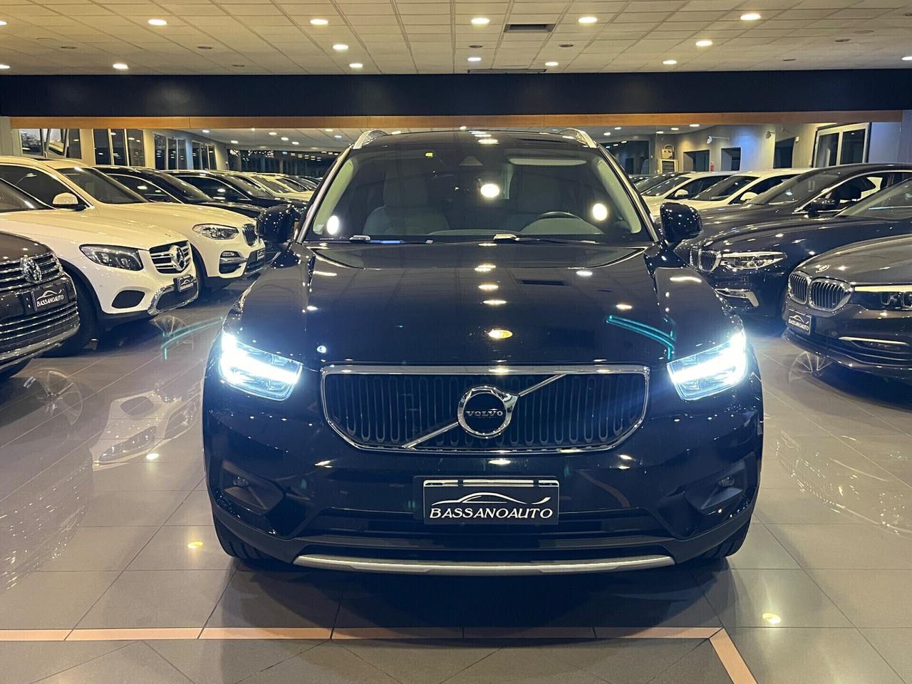 Volvo XC40 1.5 t2 Momentum auto my21 60.000 KM !!!