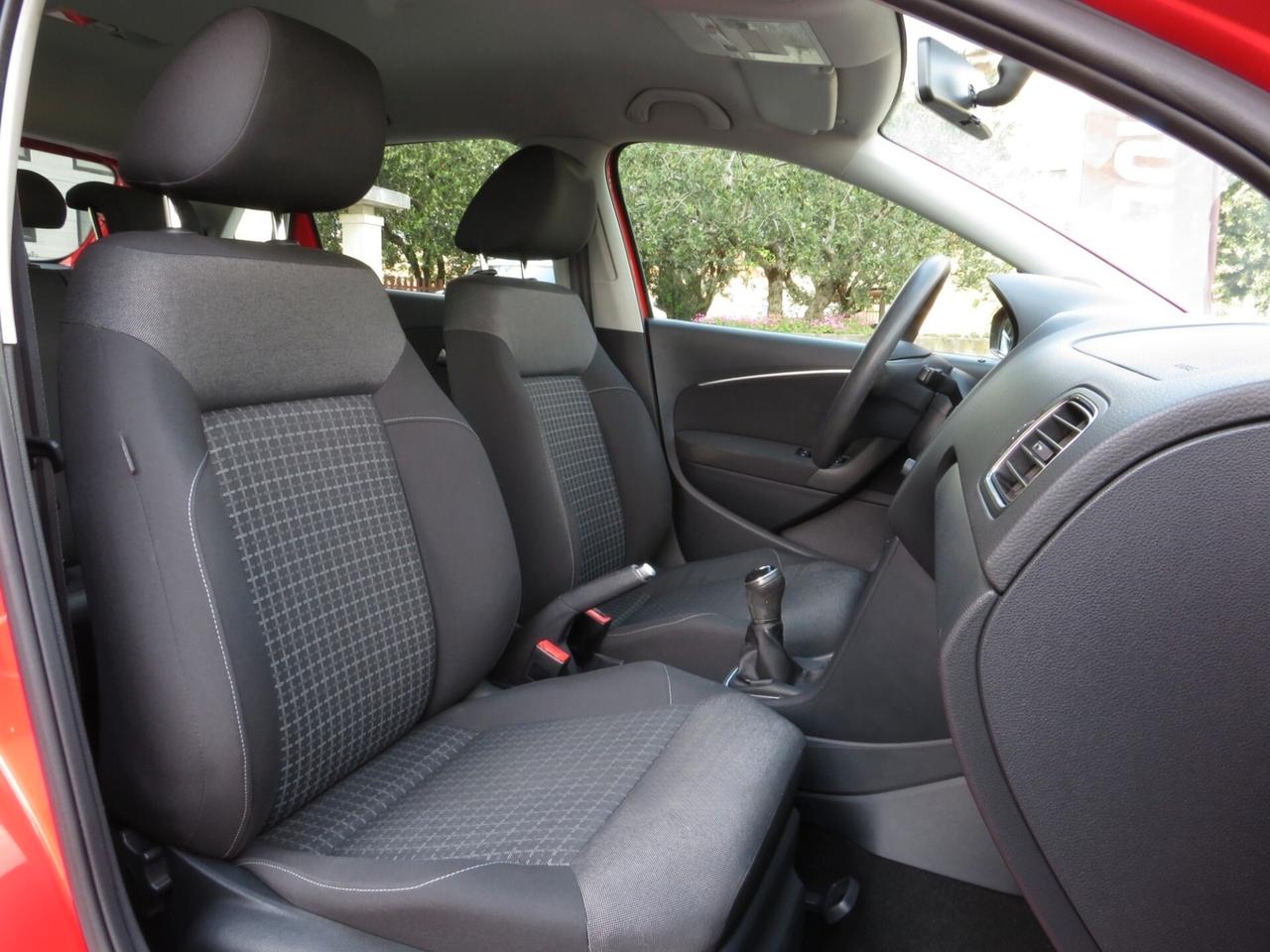 Volkswagen Polo 5p 1.0 Comfortline 75cv. sensori ant/post-bluetooth