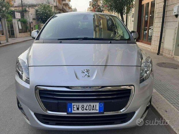 PEUGEOT 5008 1.6 HDi 114CV 7 POSTI NAVI