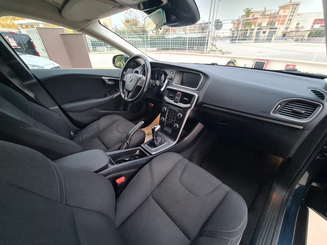 Volvo V40 D2 Geartronic Kinetic