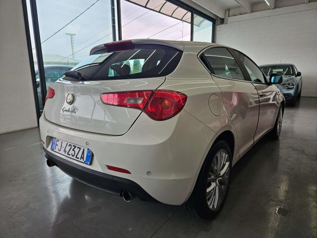 Alfa Romeo Giulietta Giulietta III 2010 1.6 jtdm-2 Progression