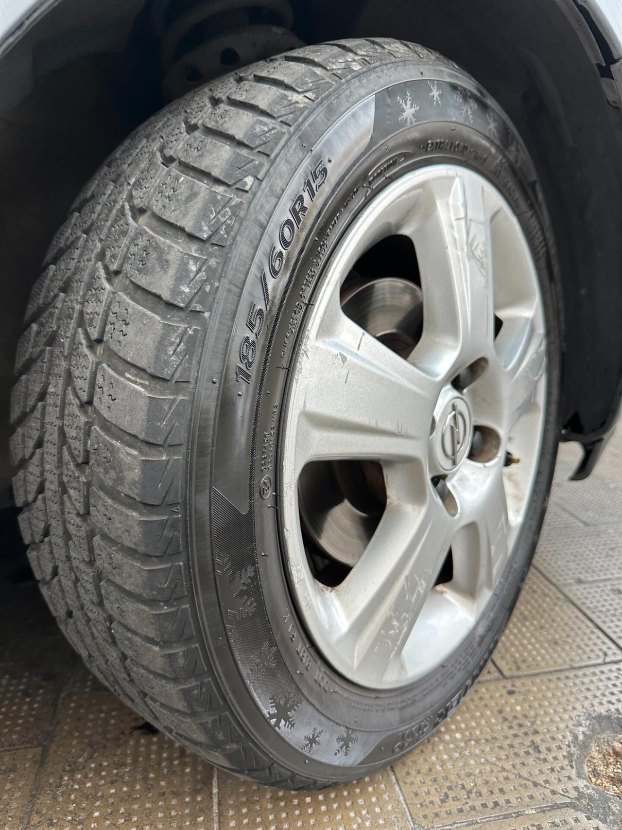 Opel Meriva 1.4 Benz (Euro 4), spaziosa e ben funzionante