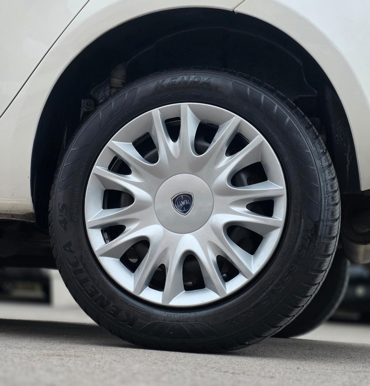 Lancia Ypsilon 0.9 TwinAir 85 CV 5 porte Metano Ecochic Elefantino