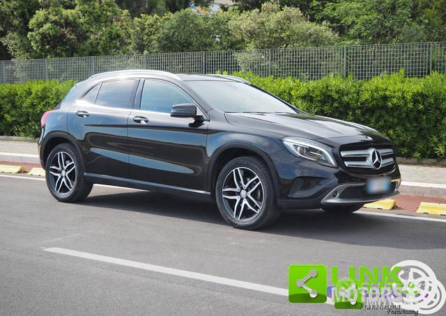 MERCEDES-BENZ GLA 200 d Automatic 4Matic Premium