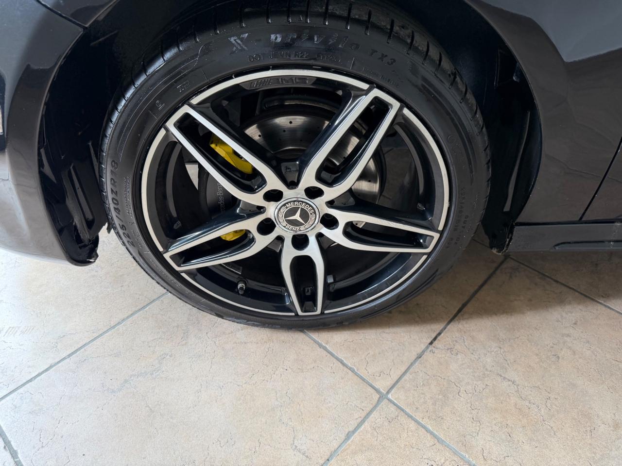 Mercedes-benz A 180 d Premium AMG