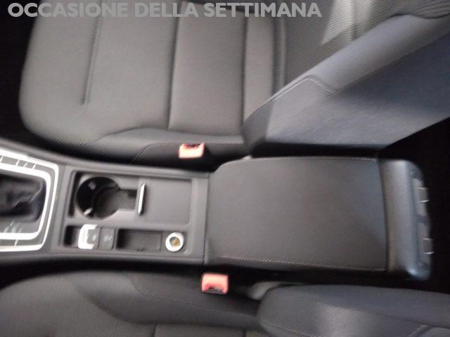 VOLKSWAGEN Golf Variant 2.0 TDI DSG Executive BlueMotion Tech.