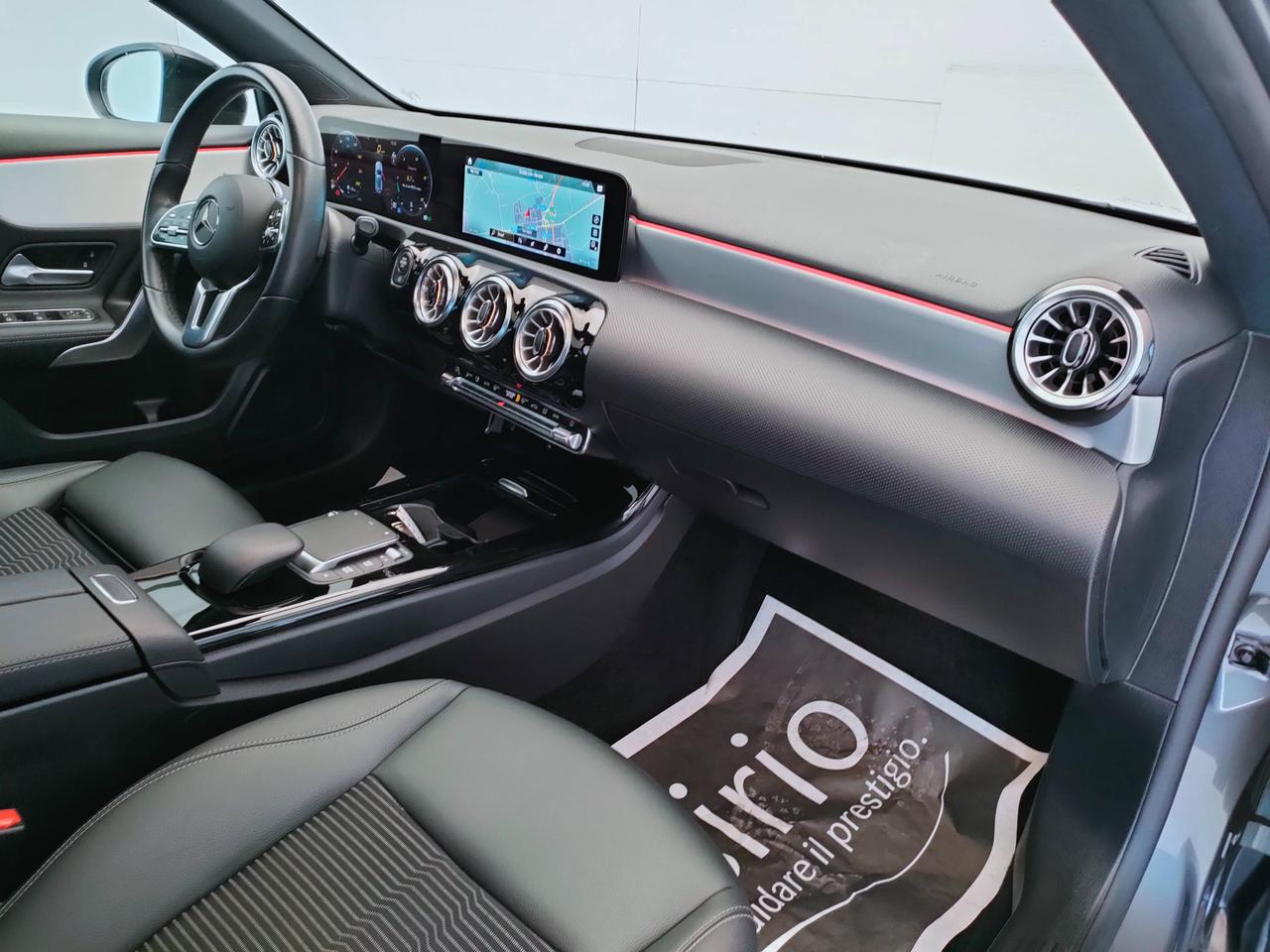 Mercedes-Benz Classe A - W177 2018 - A 180 d Sport auto