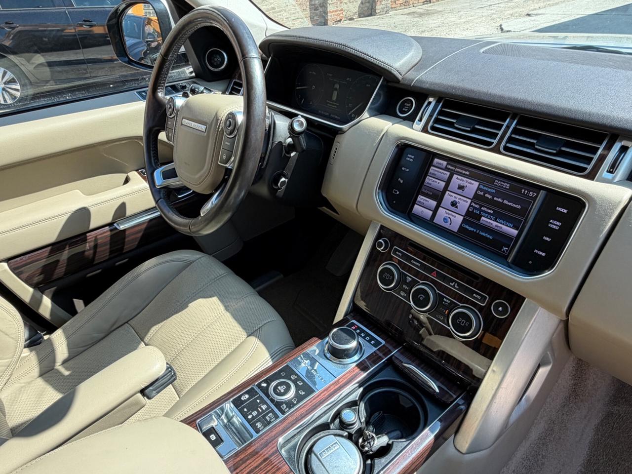 Land Rover Range Vogue 3.0 TDV6 AUTOBIOGRAPHI