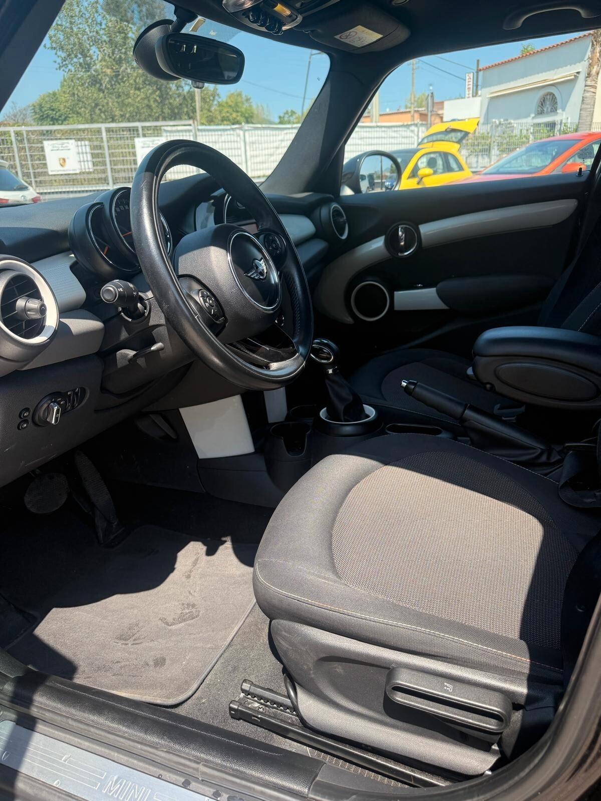 Mini 1.5 Cooper D Business XL 5 porte