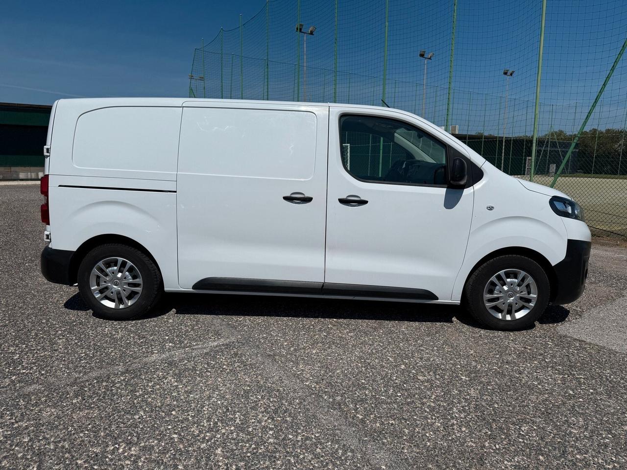 Opel Vivaro 1.5 TD L1 H1 DOPPIA PORTA LATERALE 120 cv