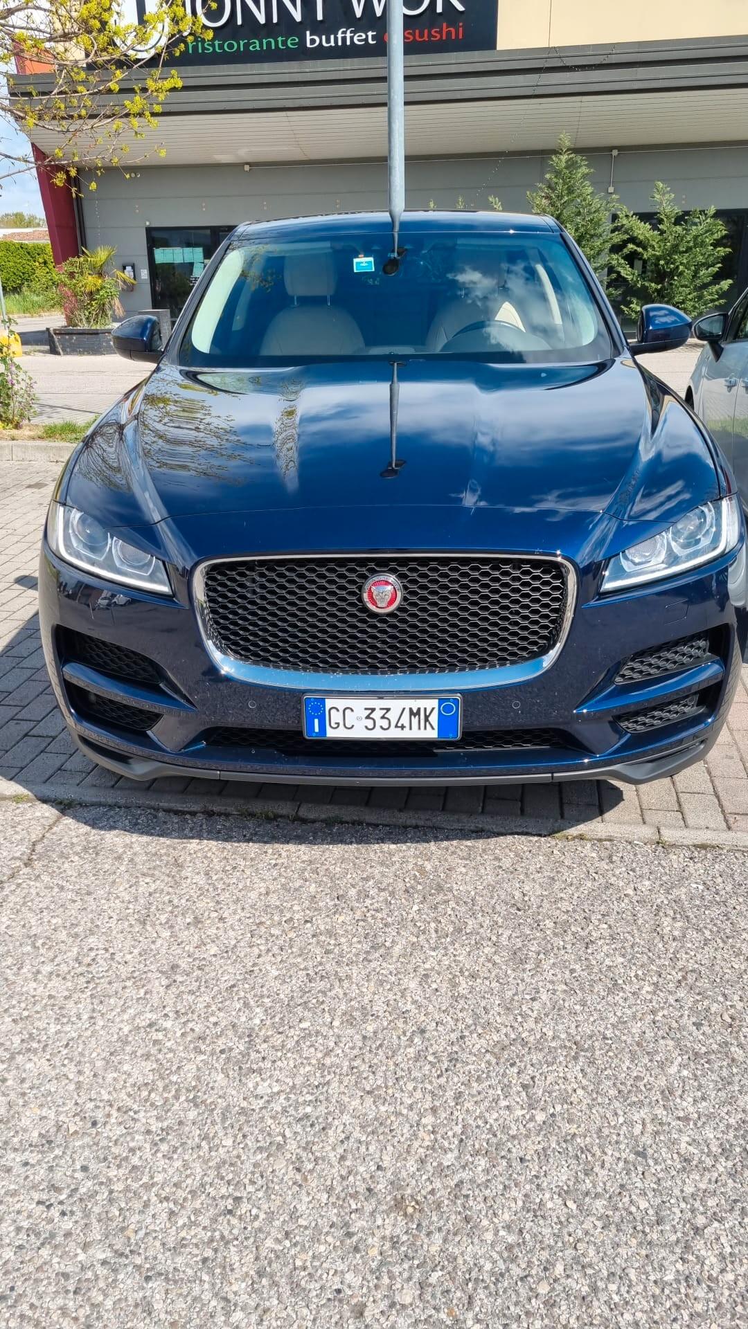 Jaguar F-Pace 2.0 D 180 CV AWD aut. Prestige