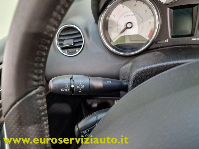PEUGEOT 308 1.6 THP 150CV CC Féline