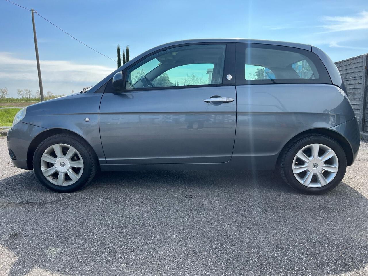 Lancia Ypsilon 1.4 Argento Ecochic GPL
