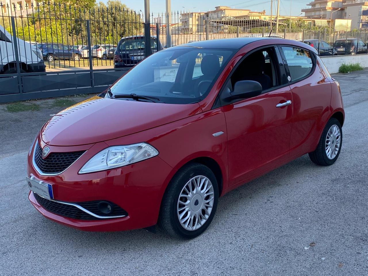 Lancia Ypsilon 1.2 69 CV GPL Ecochic Gold