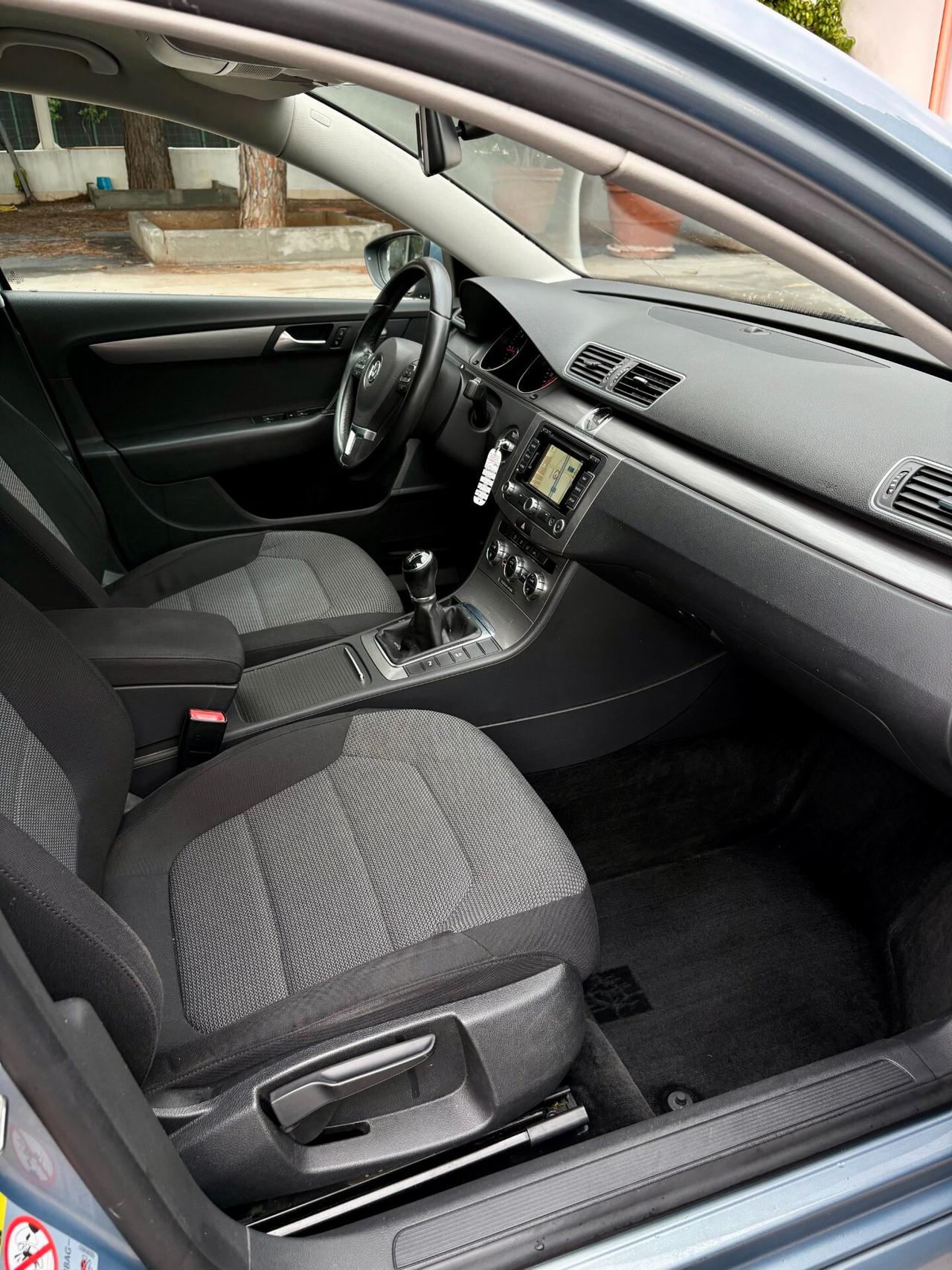 Volkswagen Passat 2.0 TDI Comfortline BlueM. Tech.