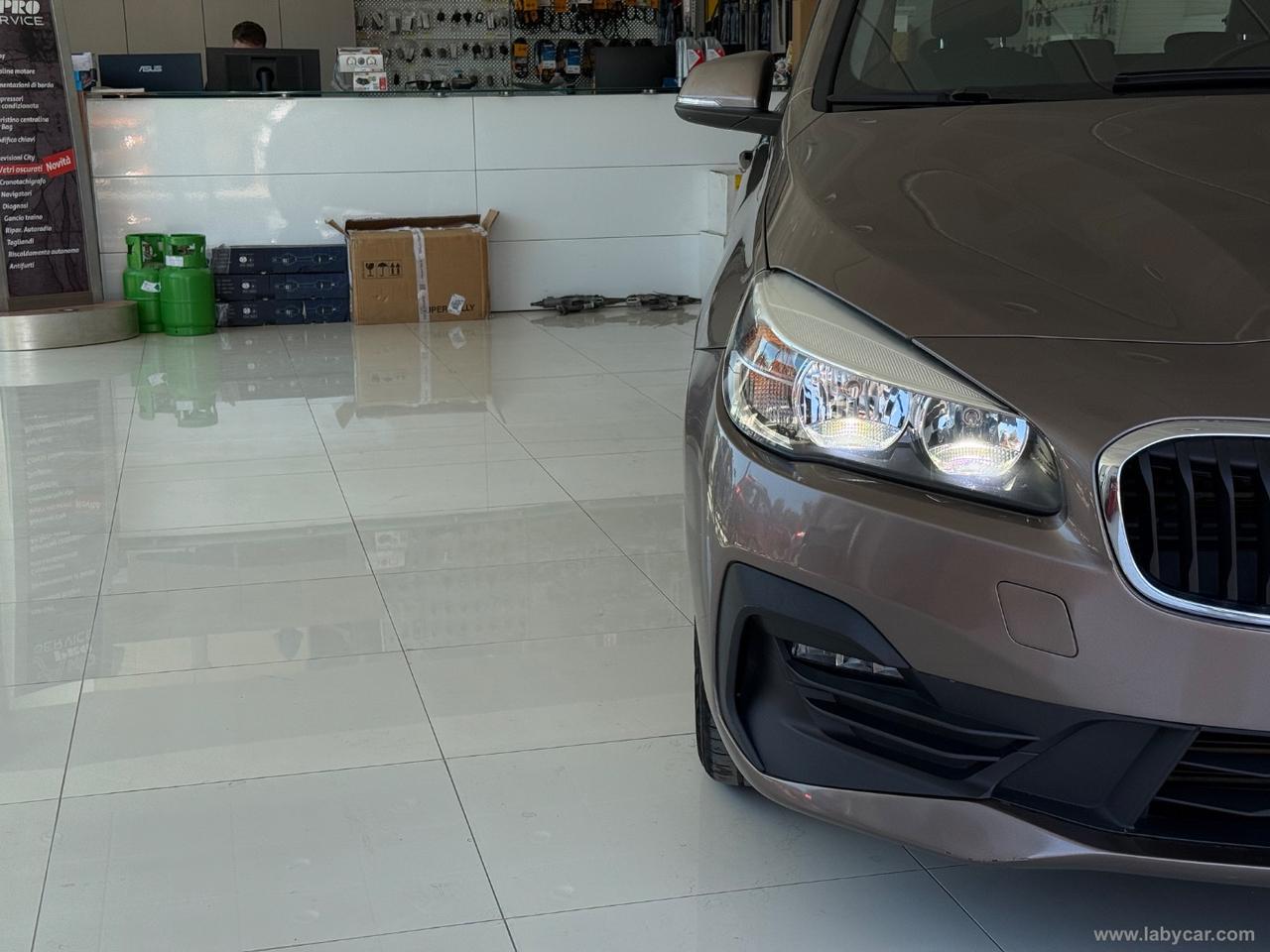 BMW 216d Active Tourer Business