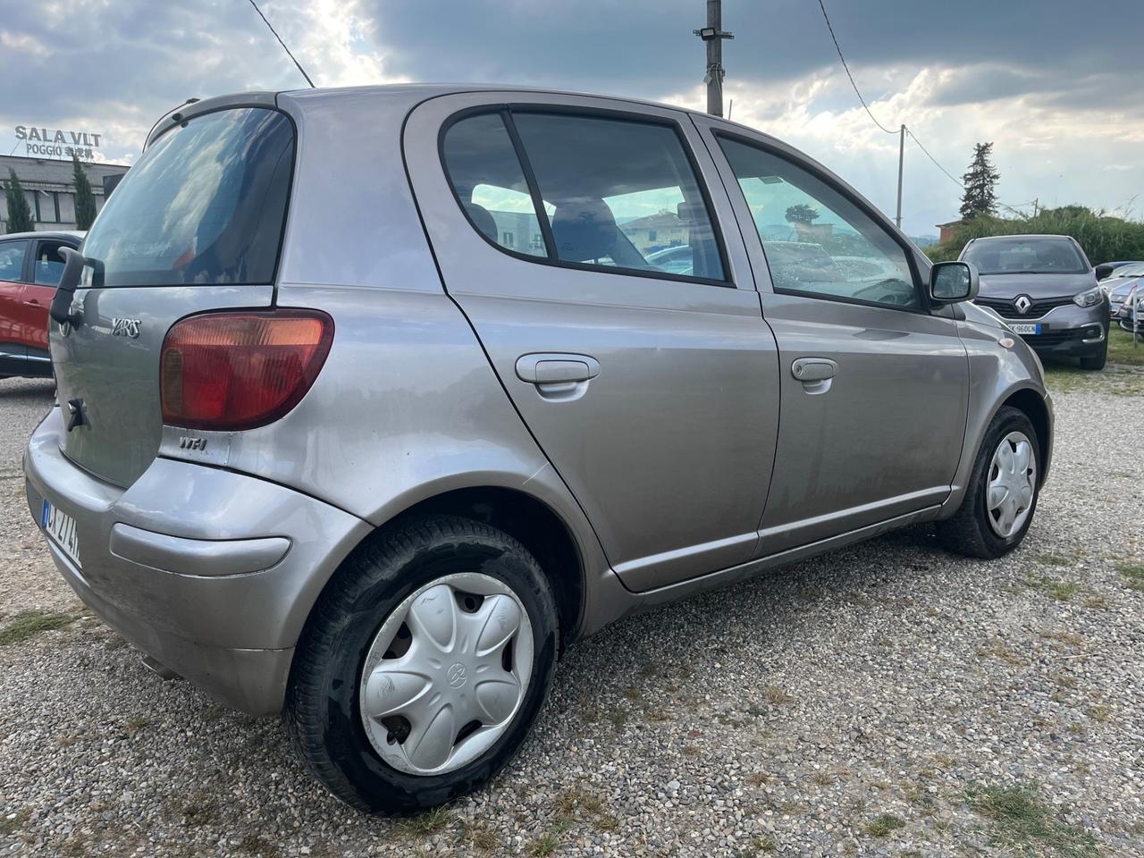 Toyota Yaris 1.0i 16V cat 5 porte Sol