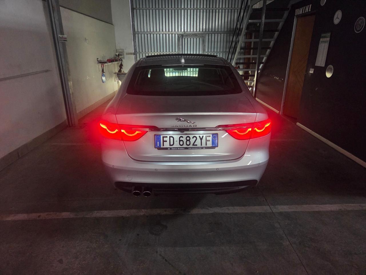 Jaguar XF 2.0 D 180 CV aut. Portfolio