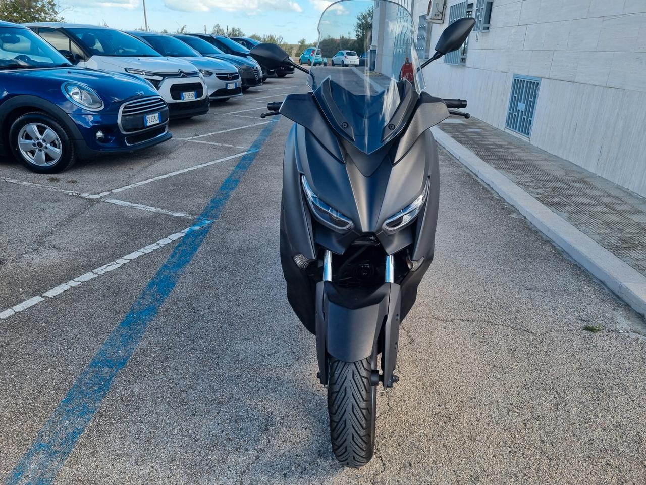 Yamaha X-Max 300