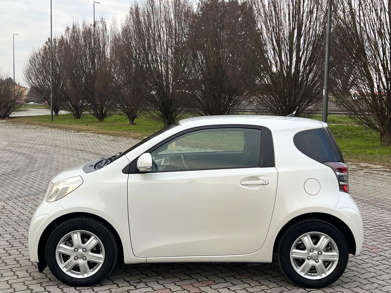 Toyota iQ 1.0 Sol