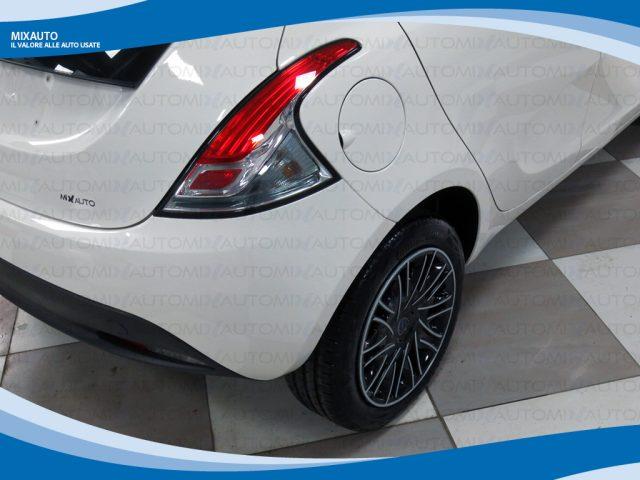 LANCIA Ypsilon Hybrid 1.0 FireFly 70cv 5 Porte Gold EU6 KM Ø