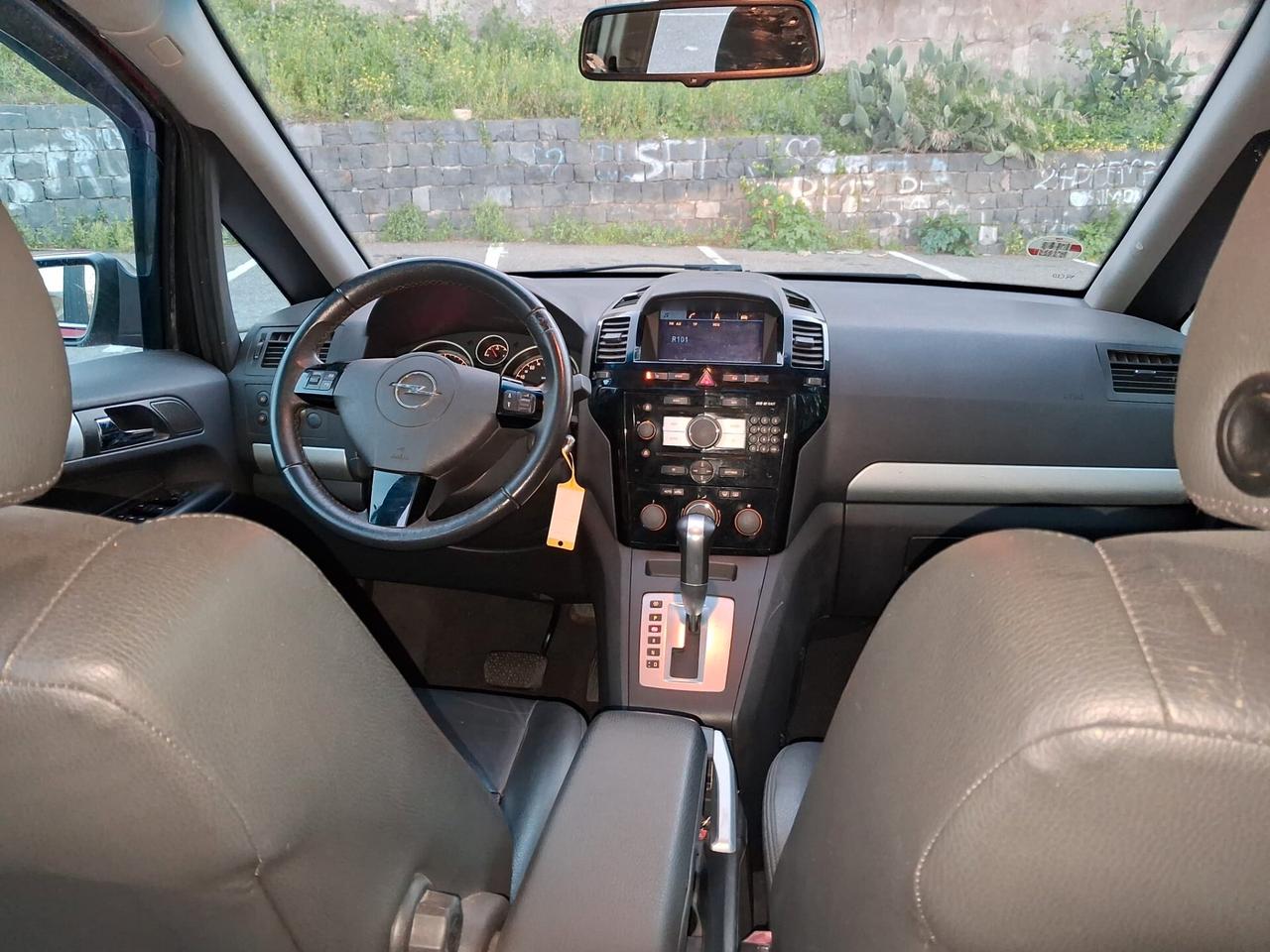 Opel Zafira Pianale ribassato con rampa disabili in carrozzina