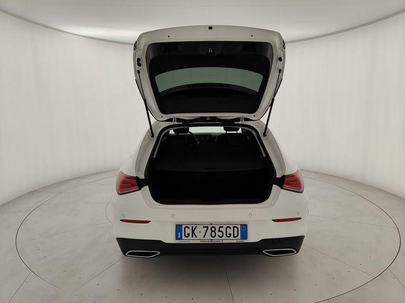 Mercedes-Benz CLA S.Brake CLA 180 d Automatic Shooting Brake Sport - IVA ESPOSTA