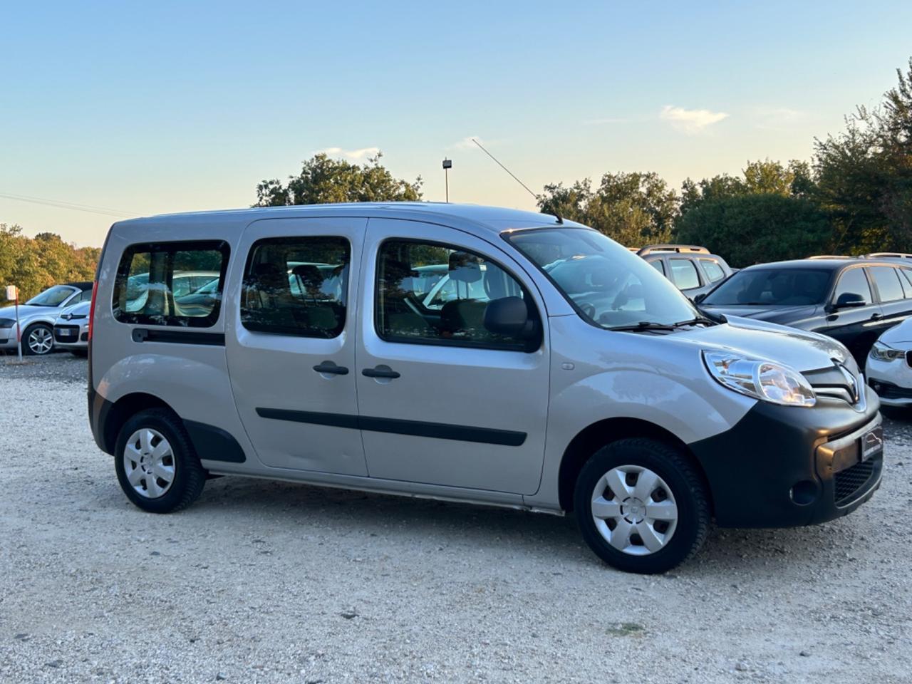 Renault Kangoo 1.5 dCi 5 posti Maxi Combi Ice neopatentati