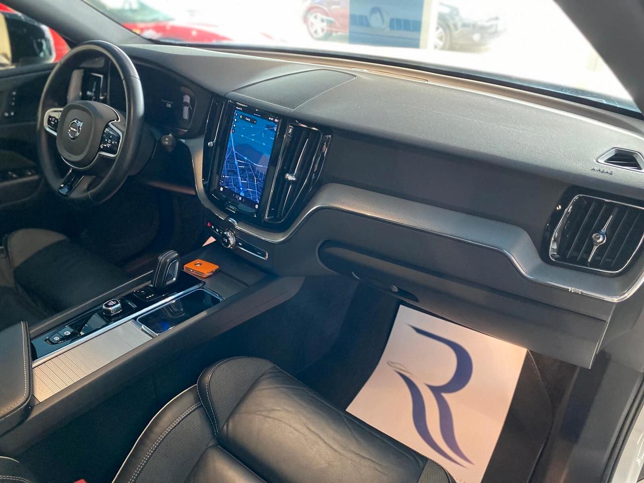 Volvo XC 60 XC60 B4 (d) AWD automatico Plus Dark