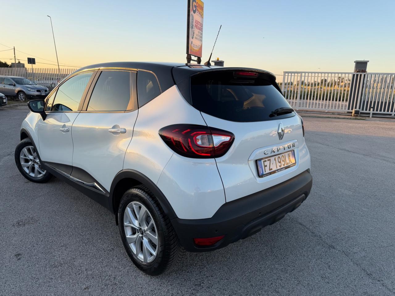 RENAULT CAPTUR TCE 90 CV FULL LED PERLATA MY20