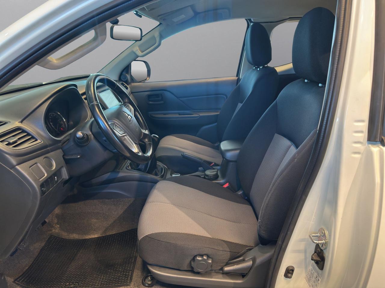 Mitsubishi L200 cl.cab 2.3d Invite Connect 4wd
