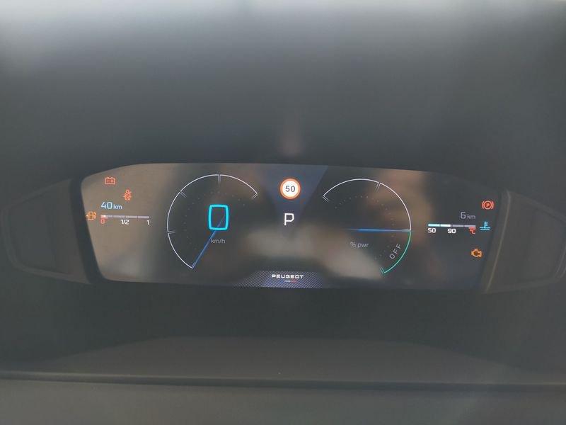 Peugeot 2008 Hybrid 136 e-DCS6 Allure + Vision & Drive KM0