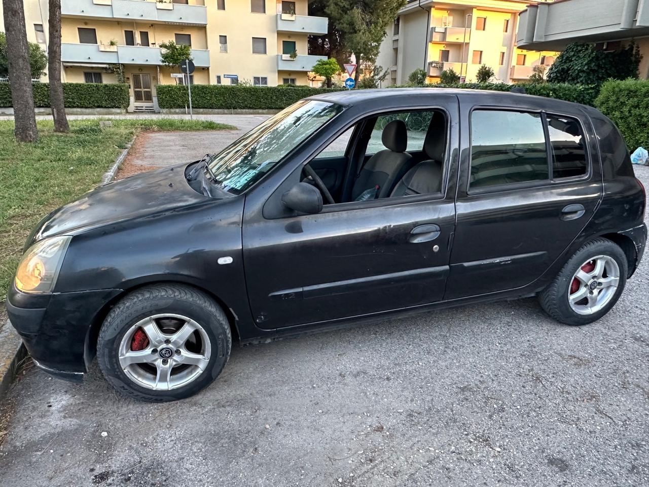 Renault Clio 1.2 16V neopatentati 2004