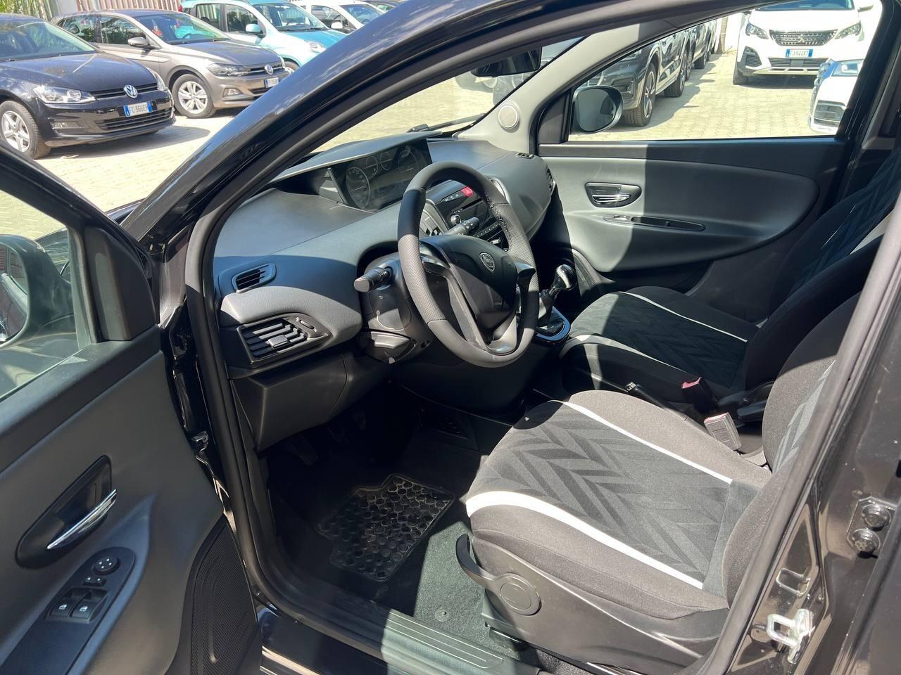 YPSILON 1.3 MJT 95CV SeS Platinum