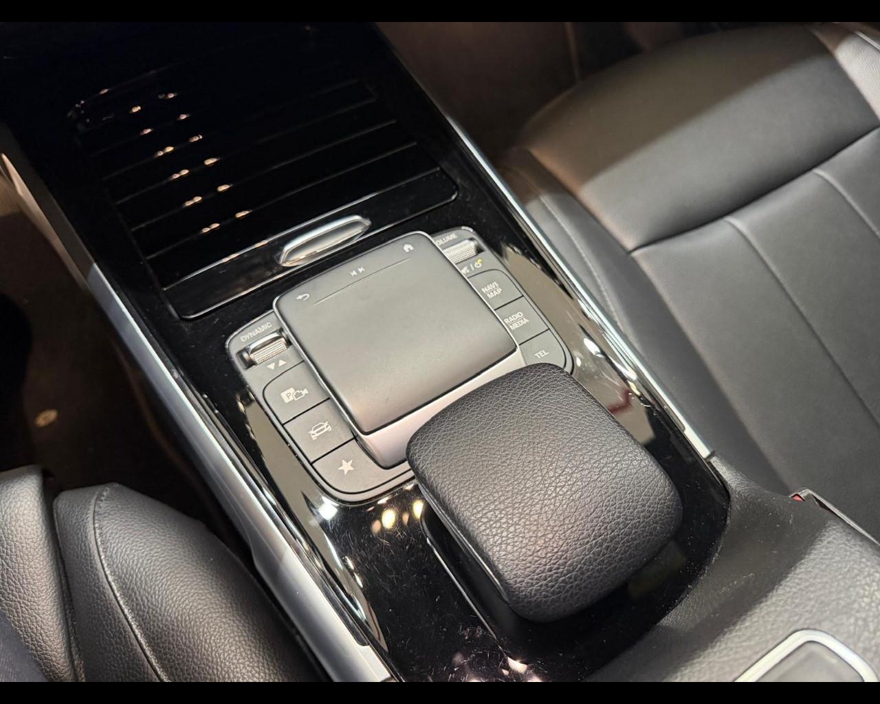 Mercedes-Benz GLB (X247) - GLB 200 d Automatic Sport Plus