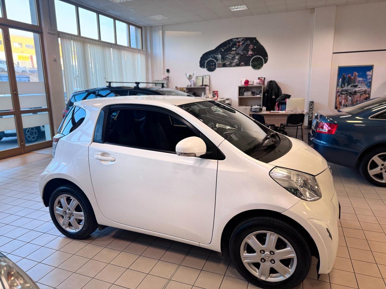 Toyota iQ 1.0 CVT Active