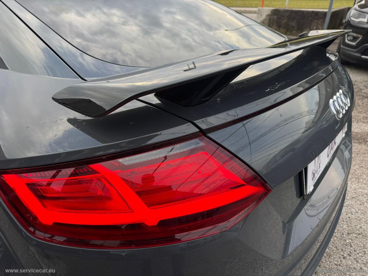 AUDI TT Coupé 40 TFSI S tr COMPETITION