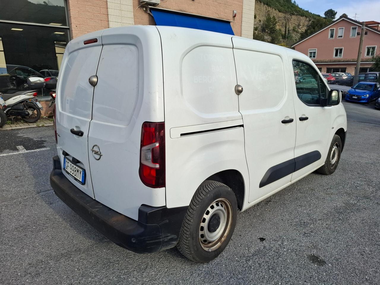 OPEL COMBO 3 POSTI