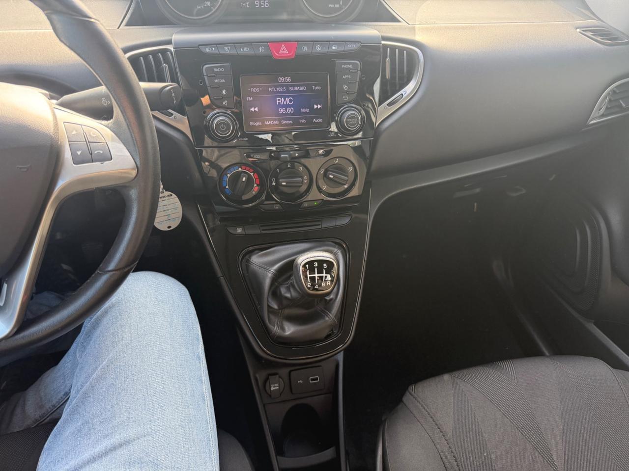 Lancia Ypsilon 1.0 FireFly 5 porte S&S Hybrid Ecochic Gold