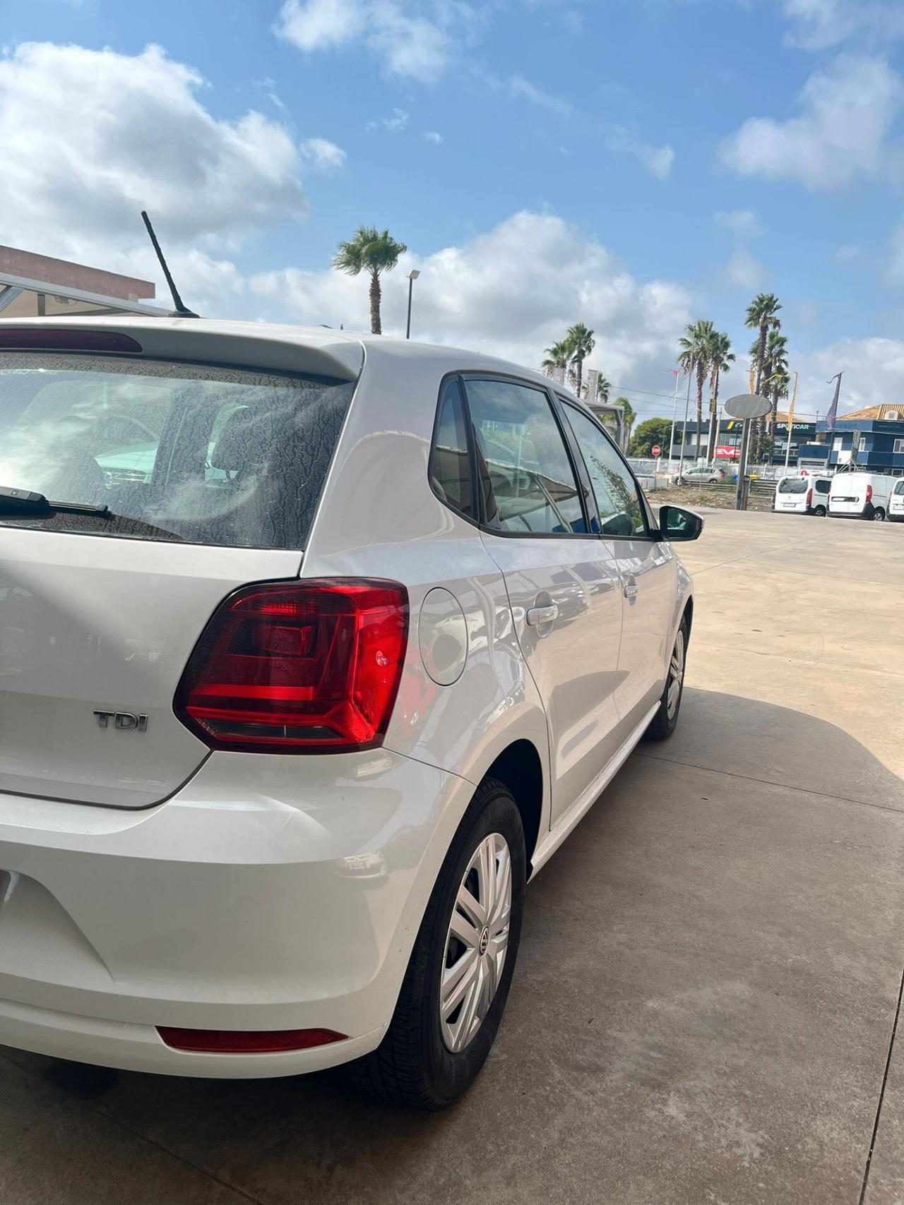 Volkswagen Polo 1.4 TDI BUSSINES 5° SERIE 5P